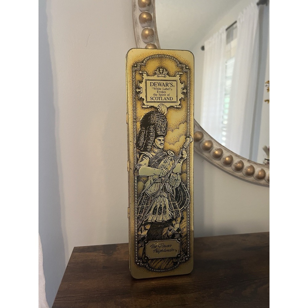 Vintage Dewar's White Label Highlander Scotch Whisky Advertising Tin Gold Box